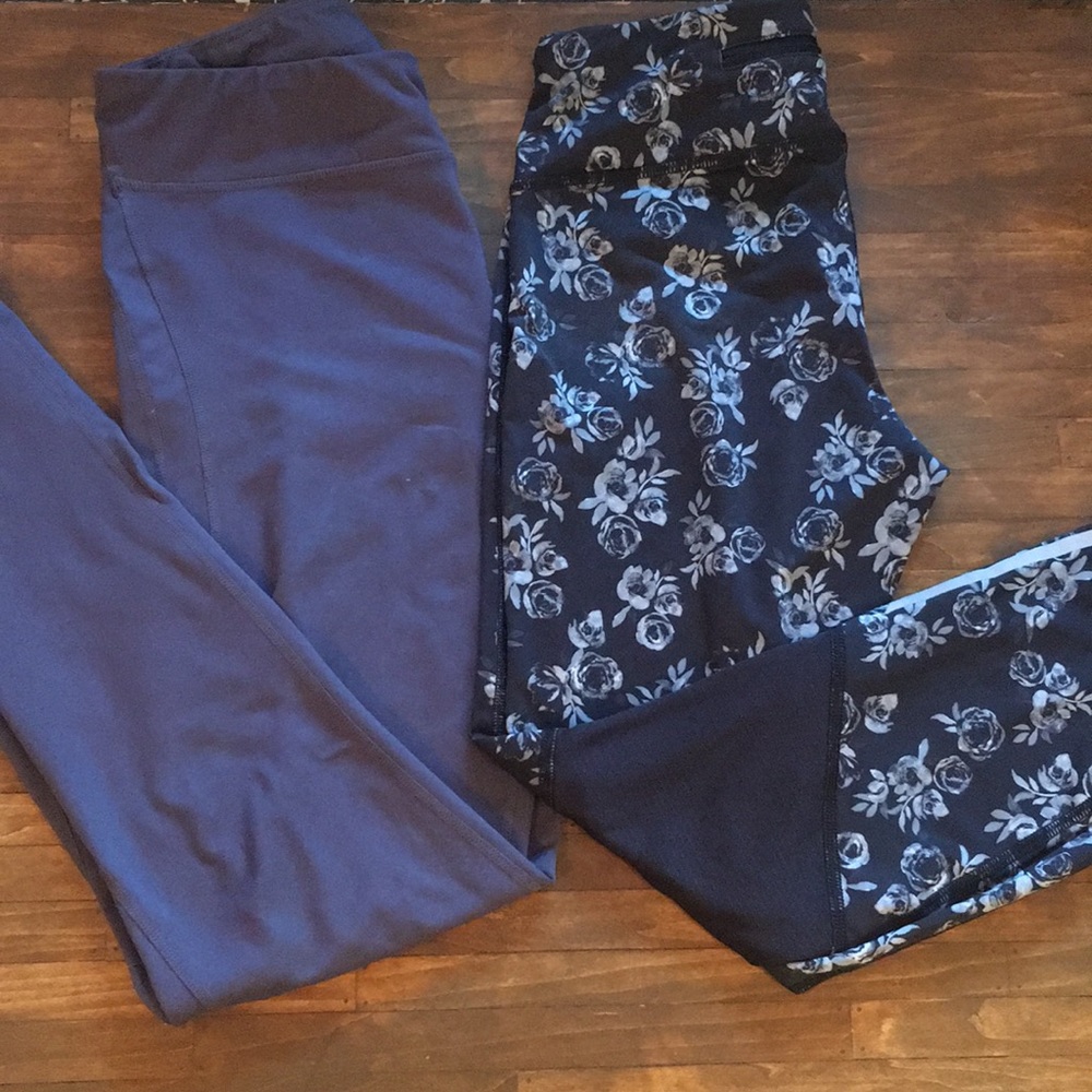 Bundle of workout clothes - Picture 5 of 8
